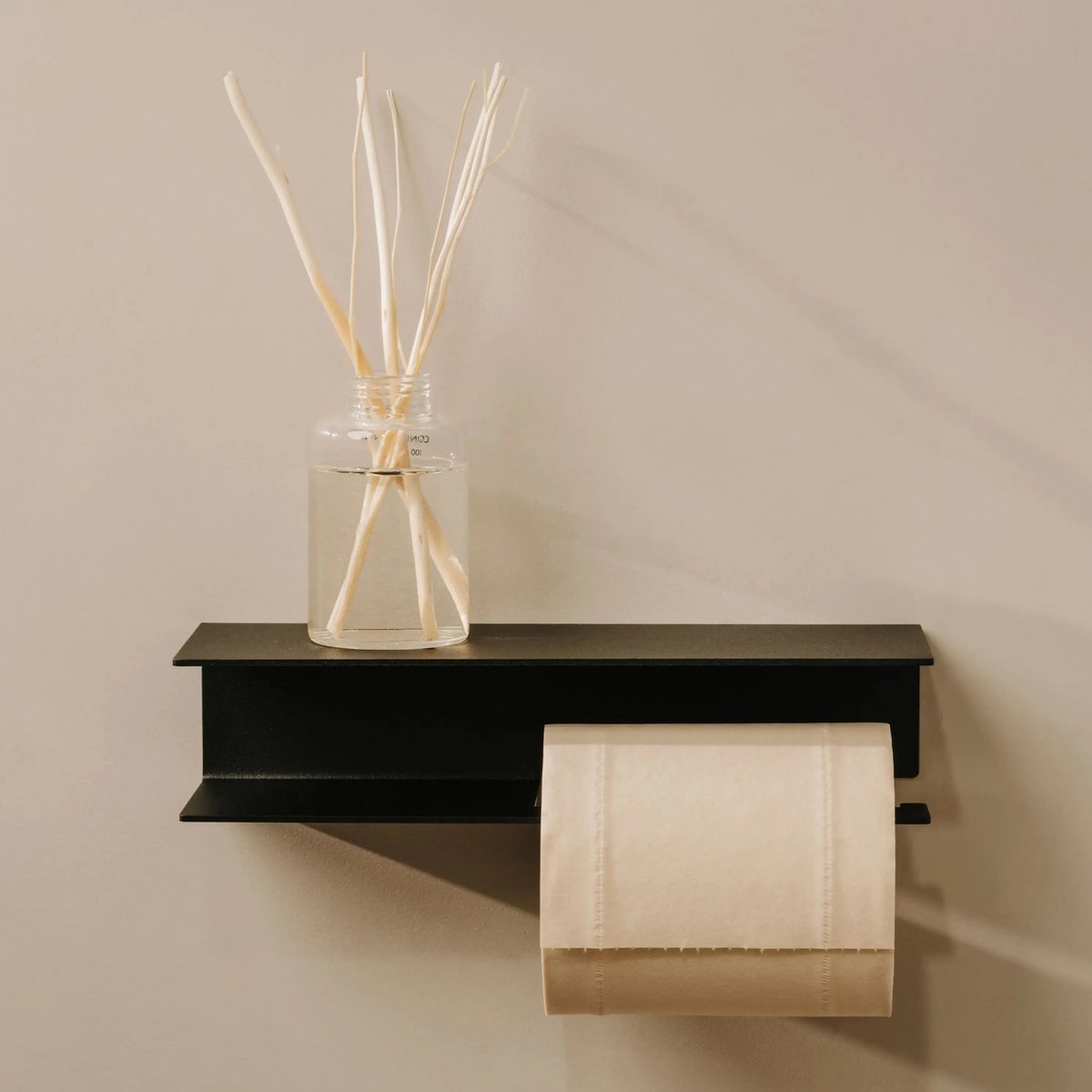 Portarrollos Bari – accesorios baño moderno con estante