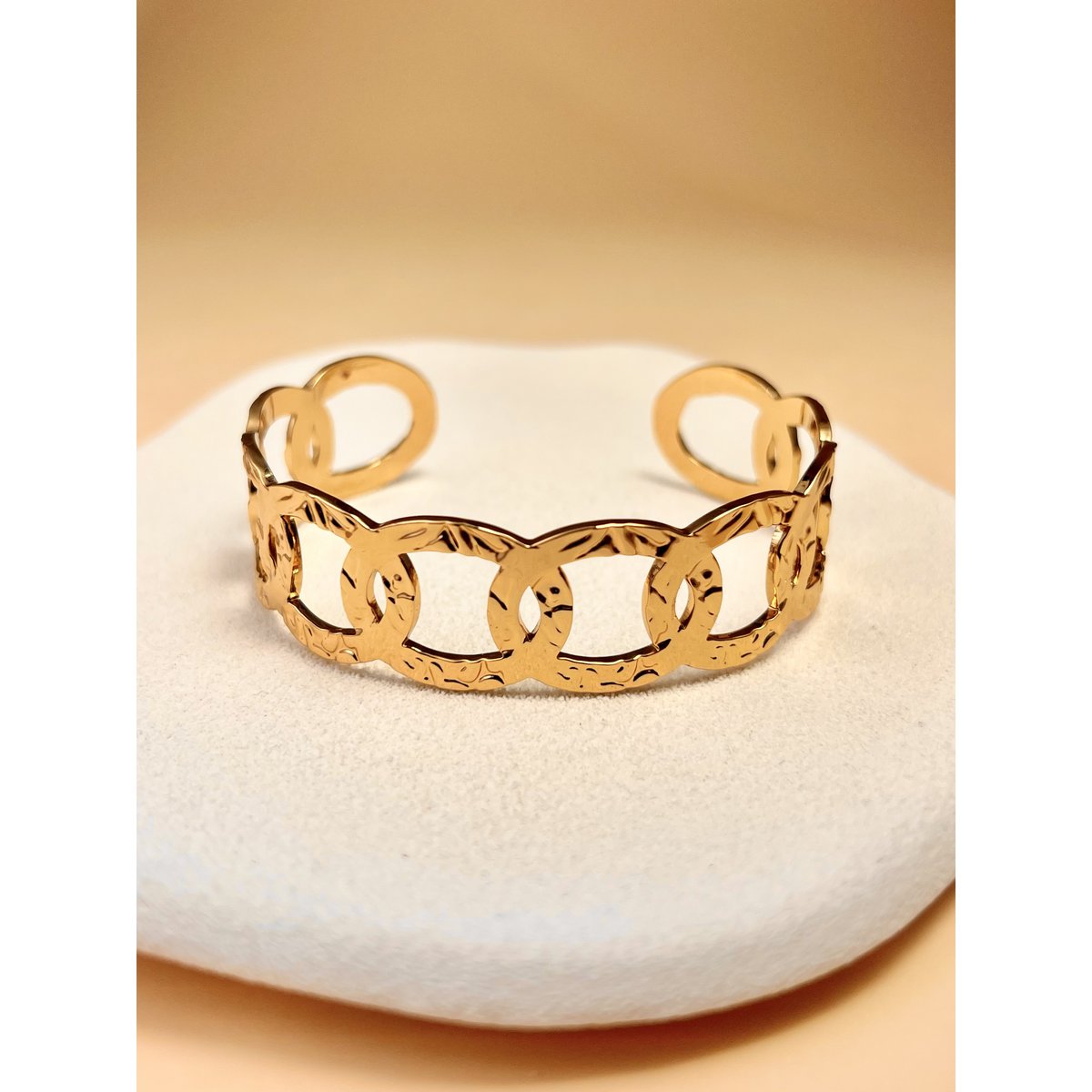 Golden Rush armband met elkaar verweven gebeeldhouwd