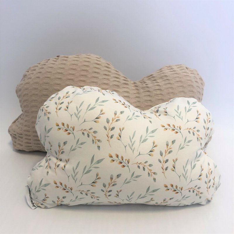 Cloud pillow / stone pine cloud