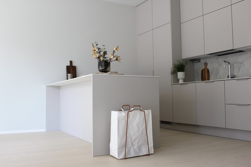 HELSINKI paper bag holder ruby red