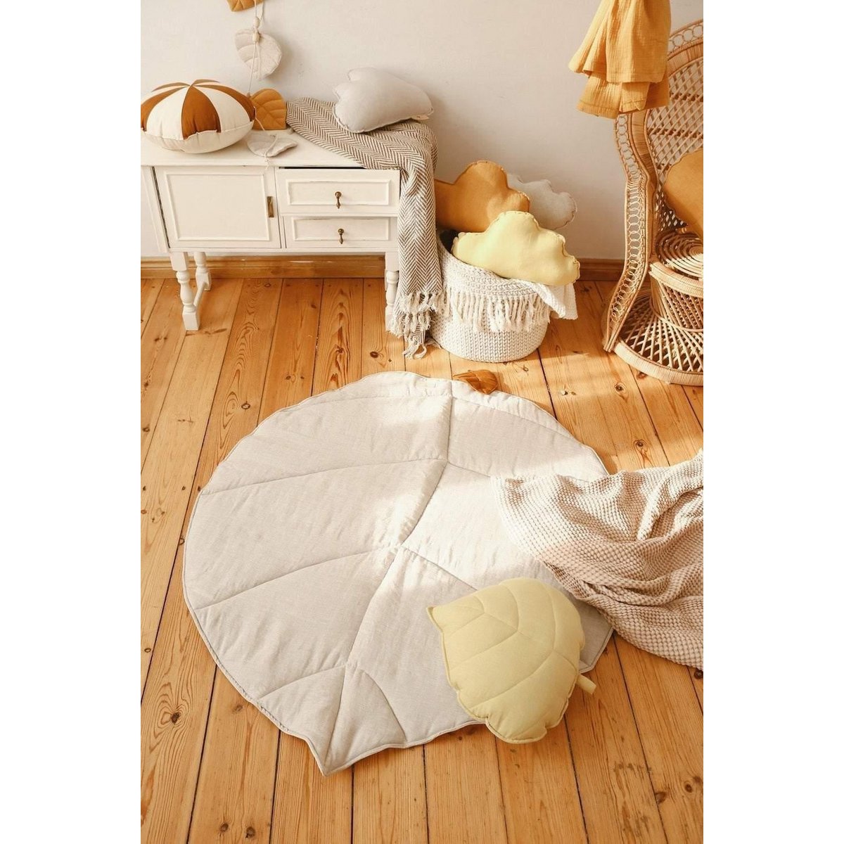 “Sand” Linen Leaf Mat
