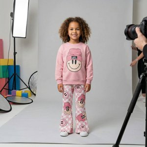 Rosa Kinderpullover mit Smiley – Love Yourself