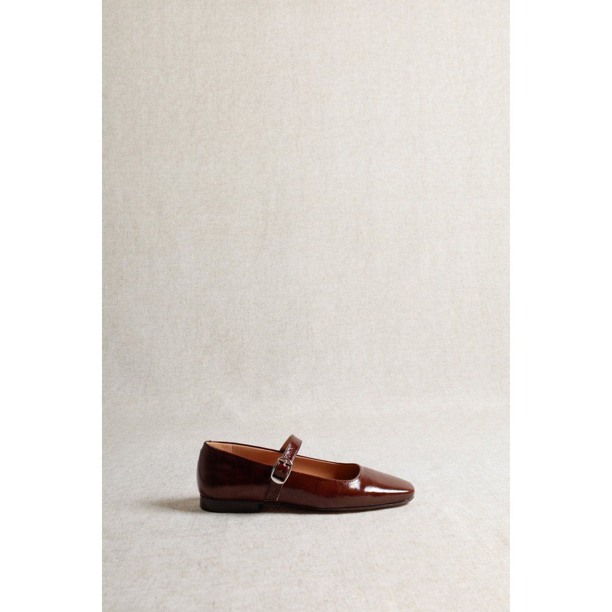 YOTA CASTAGNA BRUIN – Mary Jane flats van lakleer