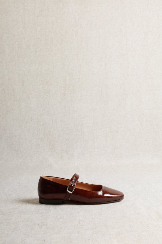 YOTA CASTAGNA BRUIN – Mary Jane flats van lakleer