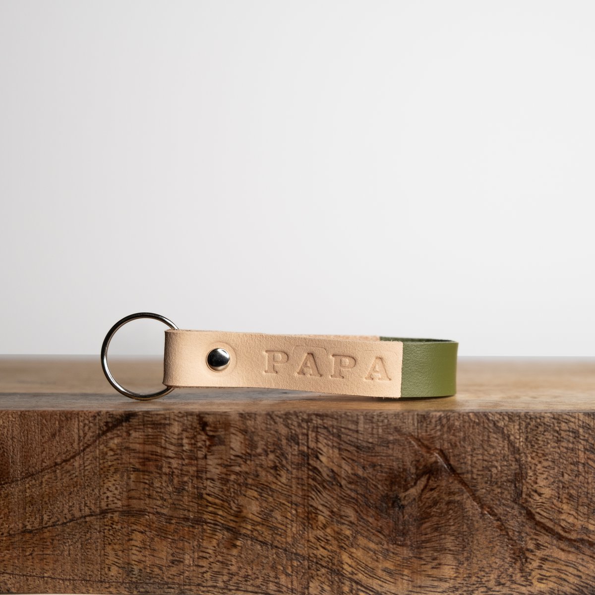 Handgestempelde PAPA-sleutelhanger, Handgeschilderde lederen sleutelhanger voor vaders, Vaderdagcadeau, Kerstcadeau voor papa