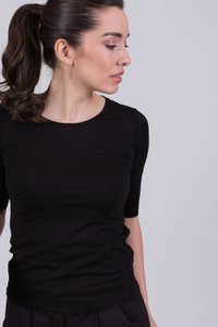 Schwarzes Damen-T-Shirt aus Bio-Baumwolle mit Rundhalsausschnitt und halben Ärmeln – ATLANTA