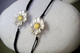 Bracelet fleur de camomille : bijoux en macramé faits à la main (argent sterling)
