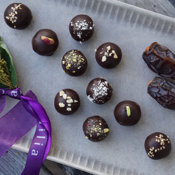 Organic date Pralines