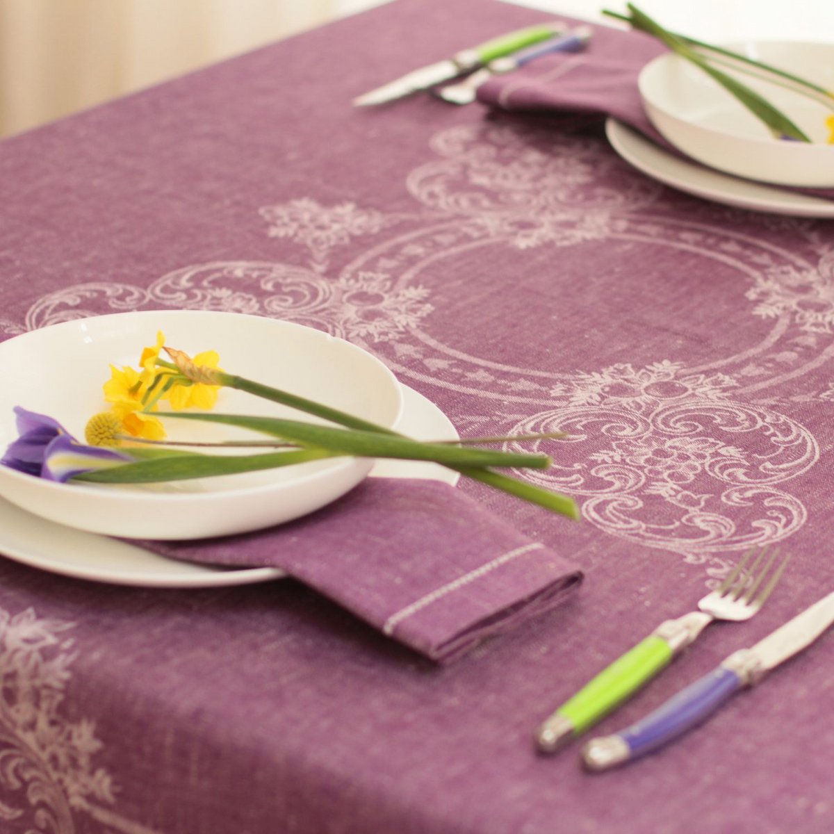 Linen tablecloth French melody - meadow violet