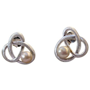 E 816 ear studs, silver with pearl