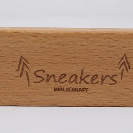 Sneaker brush with dark bristles