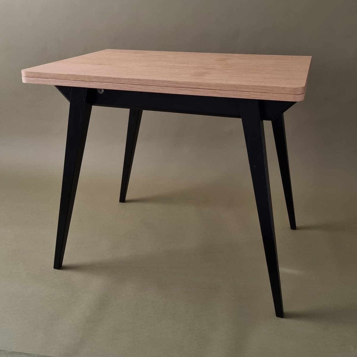Envelope extendable small table natural ashwood