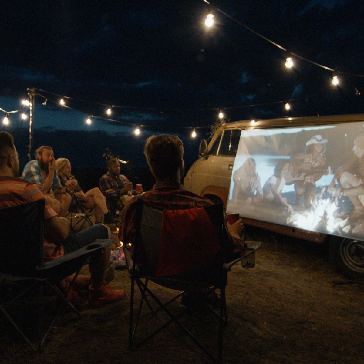 LV-HD120 LED projector with integrated rechargeable battery