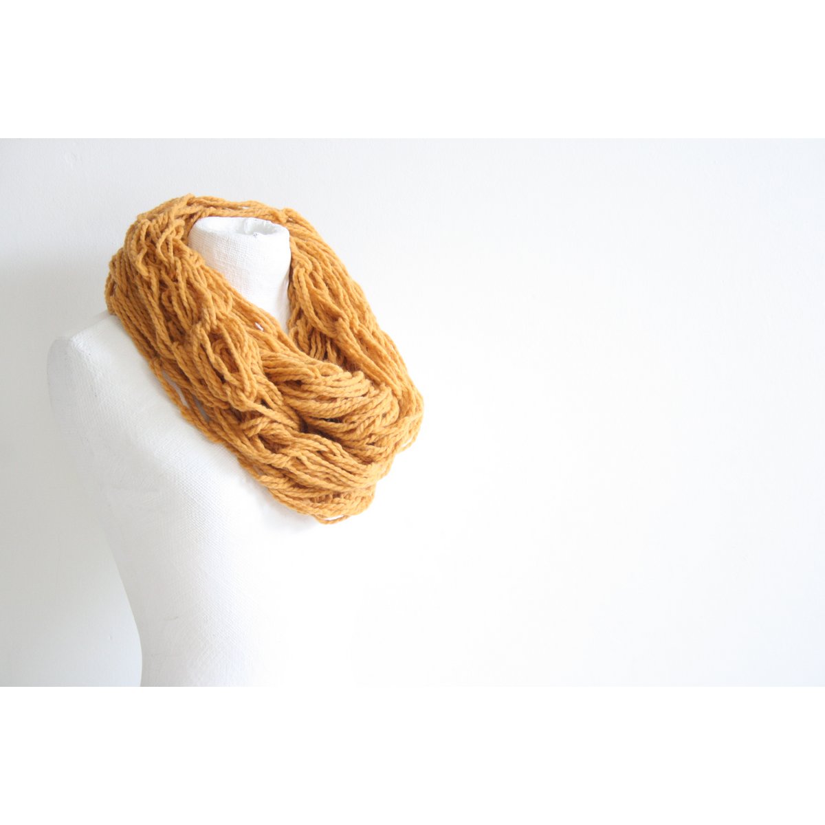 Foulard infini jaune ocre - laine