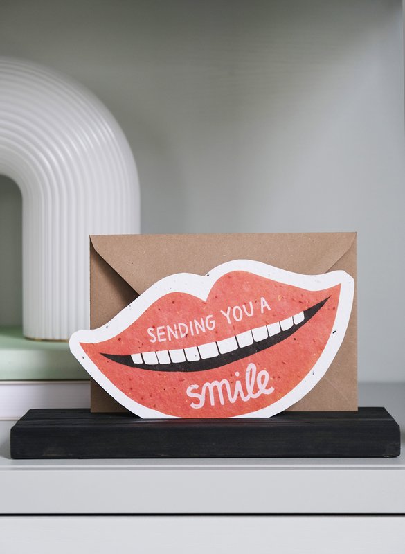 Send & Grow postcard - Sending a smile