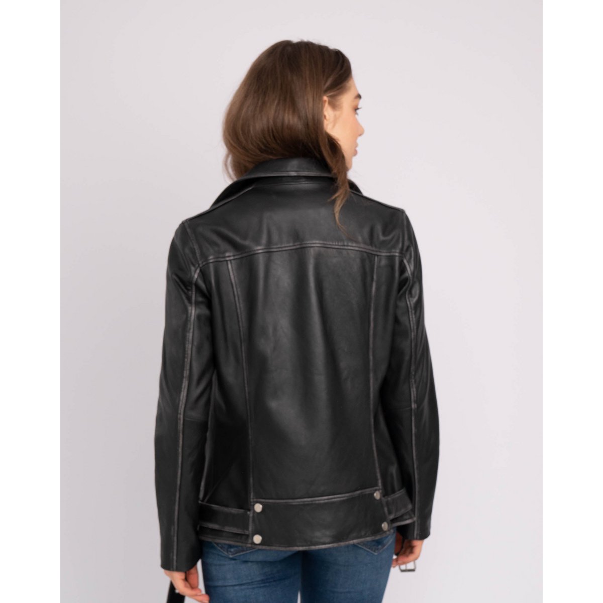 Berlin │ Übergroße Lederbikerjacke