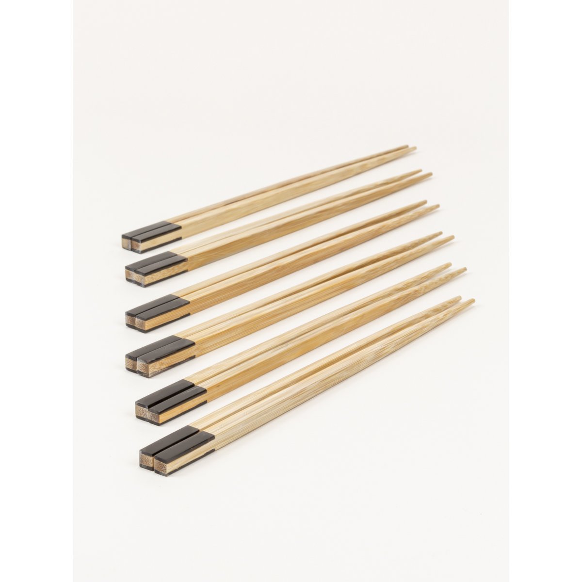 Set de 6 pares de palillos en bambú y cuerno negro