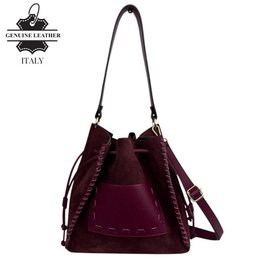 Bolso Bucket Piel de Serraje con Compartimento Frontal 58037