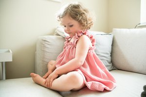 Rüschenträgerkleid Baby, Kleinkind