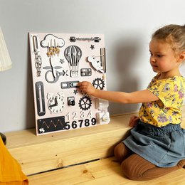 Scheda di attività in legno: tavola per bambini