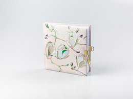 Pink Luxury Wellness Gift Box: Cinnamon