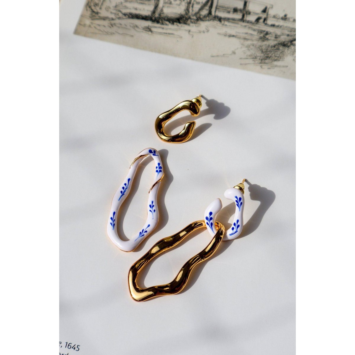 Varia Enamel 2-in-1 Earrings — White