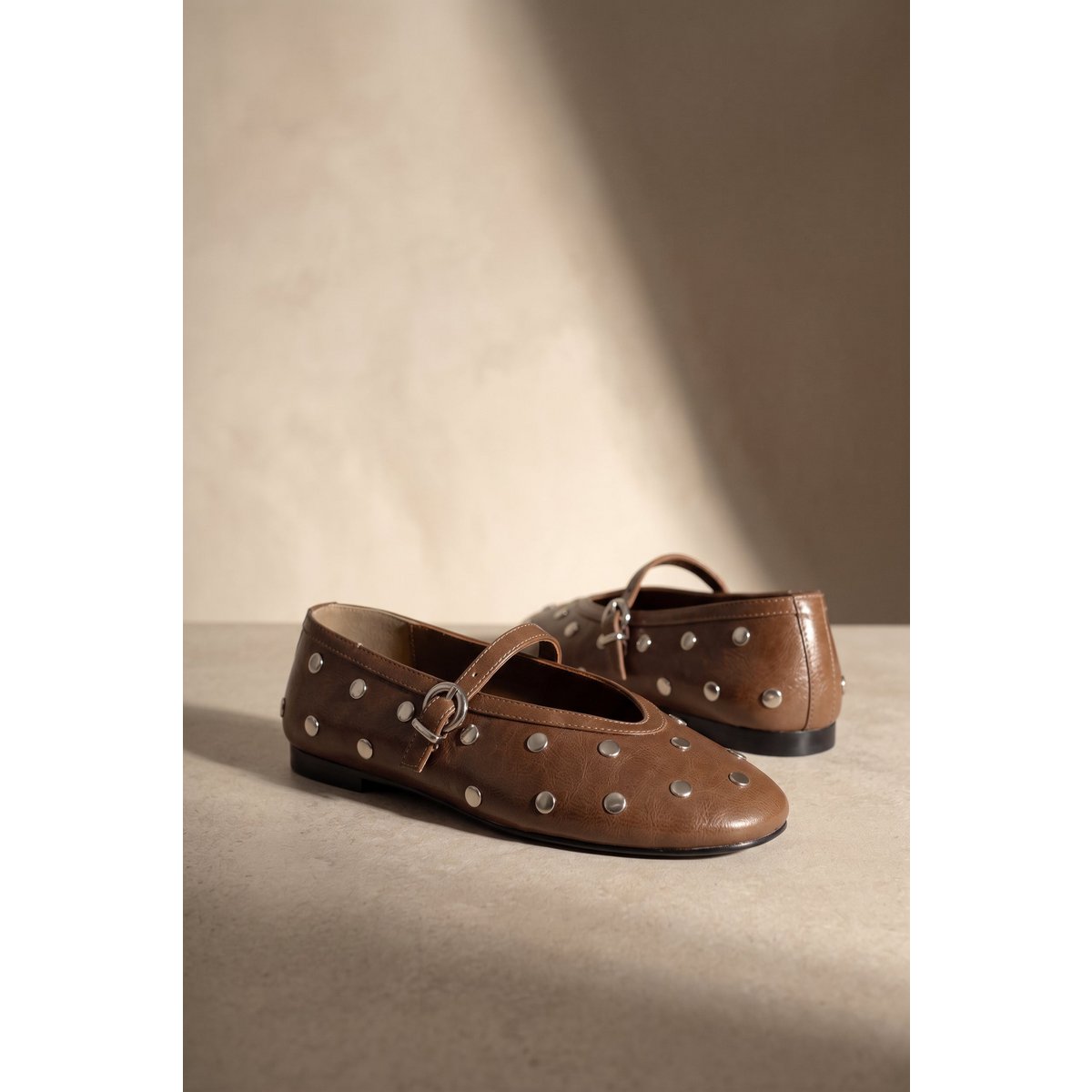 ALLI STUDS MOSGROEN – Glanzend leren Mary Janes met studs