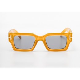 MAESTRI ITALIANI 200-9584 – Unisex Lifestyle Sunglasses with UV400 Protection