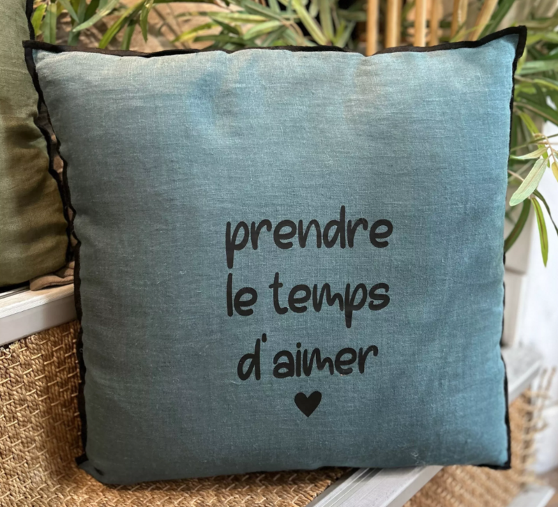 Linned firkantet pude