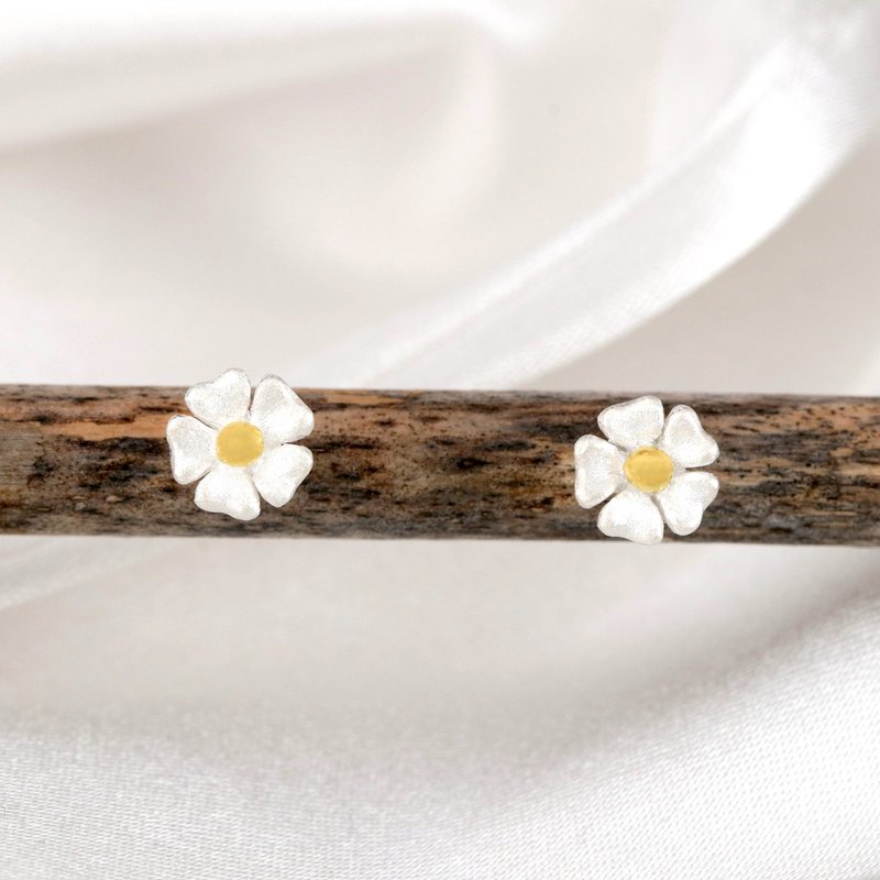 Mini-oorknopjes met boterbloem - 925 sterling zilver - OHR925-44