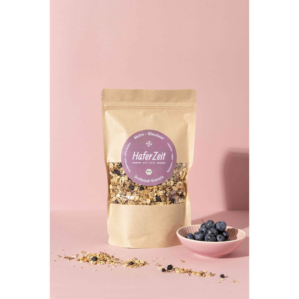 Biologische granola van maanzaad en bosbessen