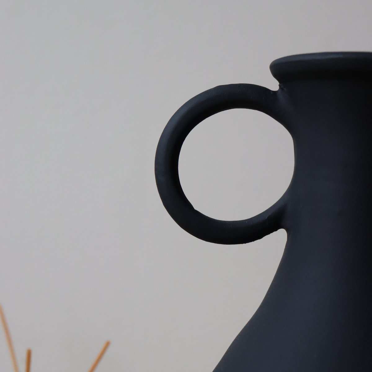 Die Arcila Vase - Matt Black