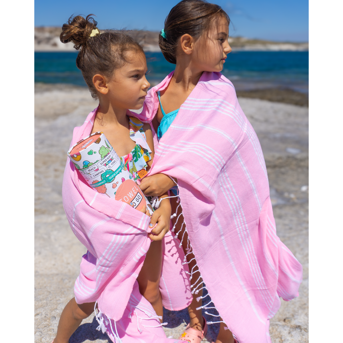 TOWEL TO GO IPANEMA KIDS Katoenen strandlaken 180x100 cm | Zandvrij | Roze | met geschenkdoos