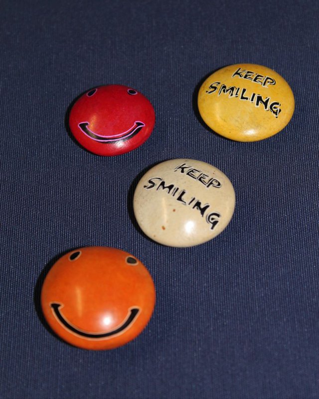 003 Continua a sorridere - Pietra ollare