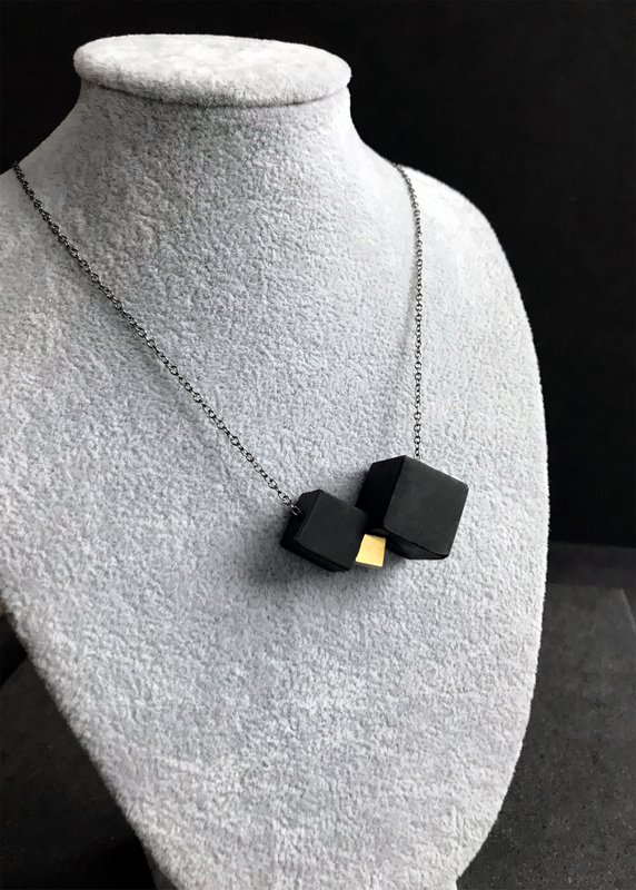Catena di cemento // CUBE GOLD