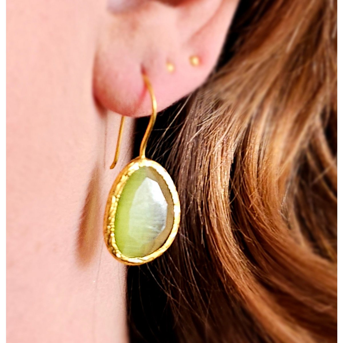 Glowdrop earring, Olive Medium