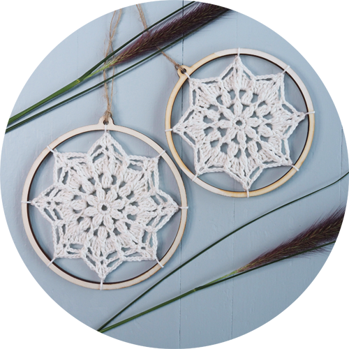 Christmas holiday creative tip! - DIY Christmas bauble crochet kit with wooden rings
