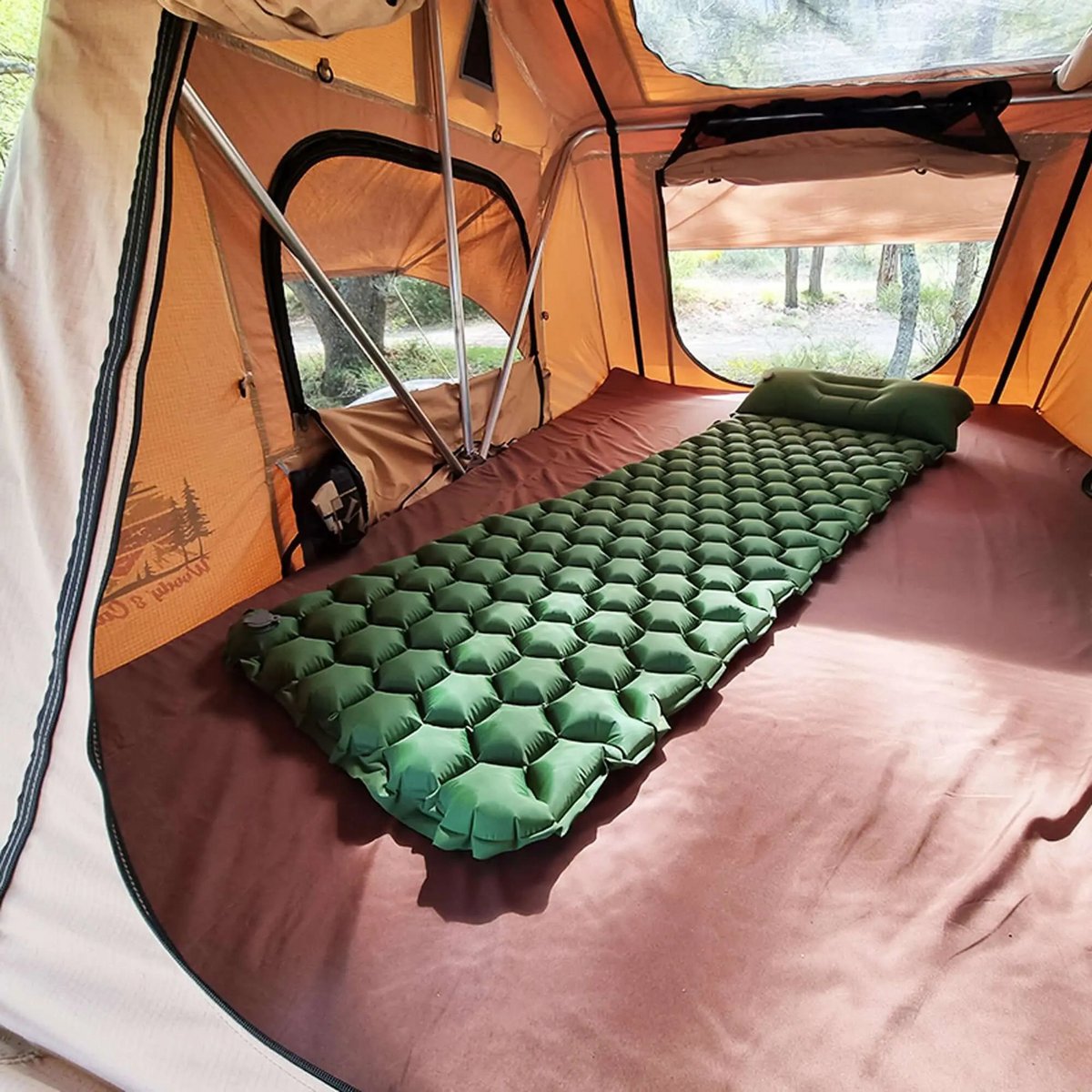 Opblaasbaar daktent-kampeermatras - Comfort en ruimtebesparend