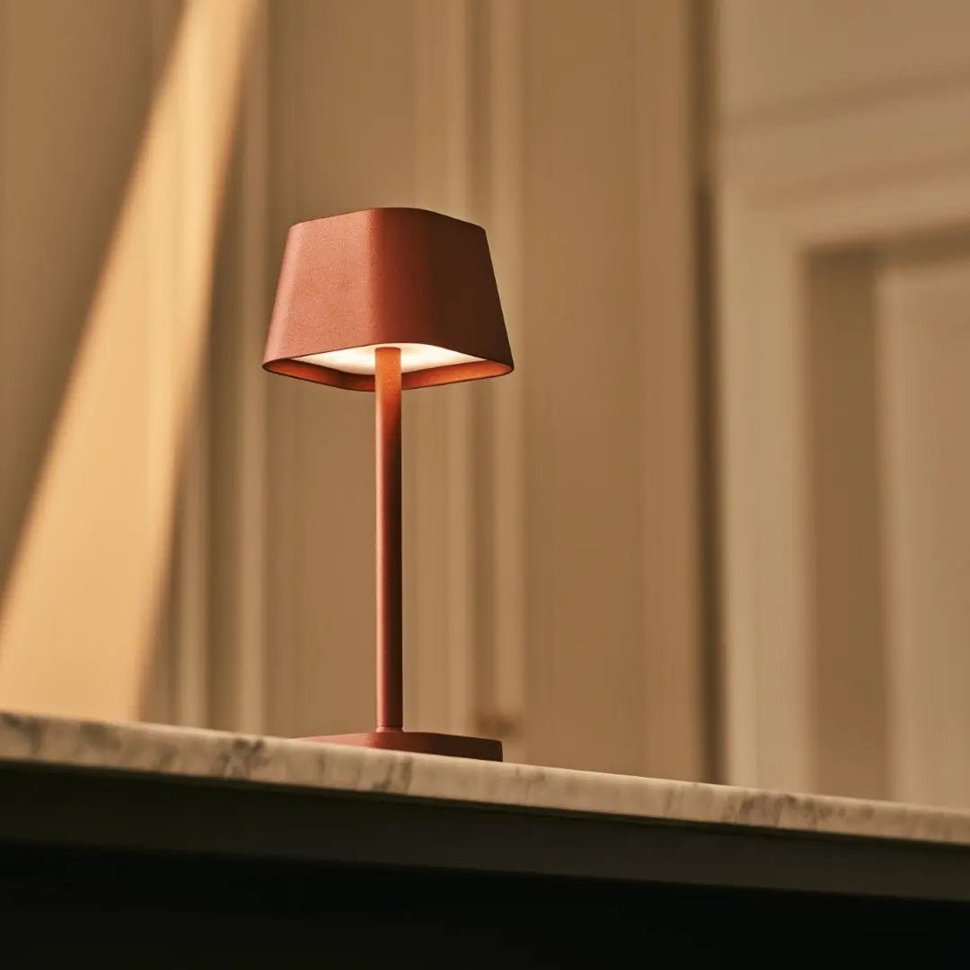 Lampada da tavolo ricaricabile Ava Bronzo