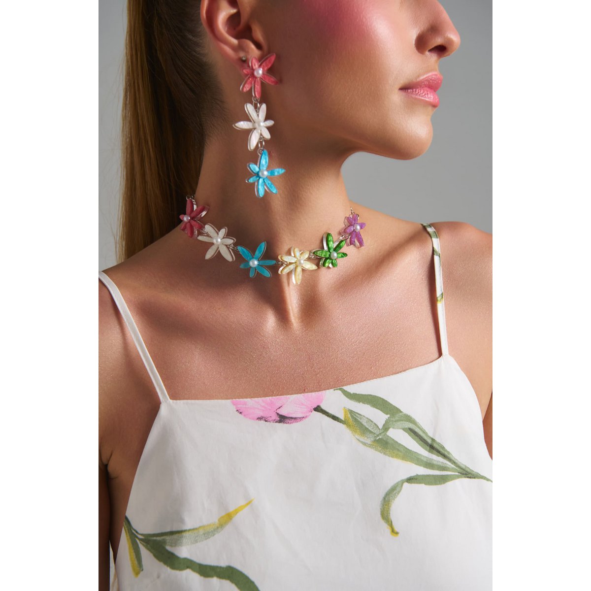 Ophelia ketting – handgemaakte bloemen plexiglas ketting