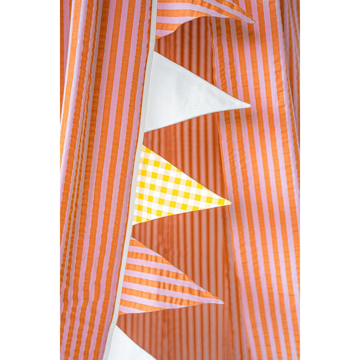 Dosel infantil con volante "naranja y rosa"
