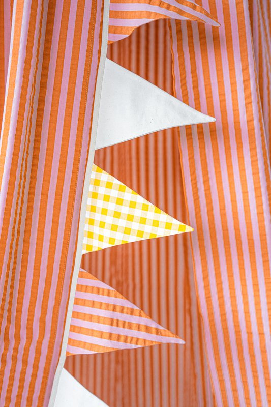 Dosel infantil con volante "naranja y rosa"