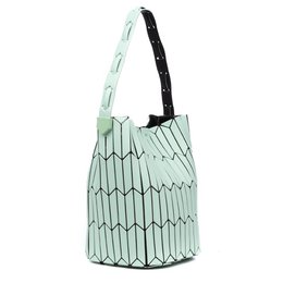 Iria Quintana Arroscia Shoulder Bag Geometric Design. 27x16x24 cm.