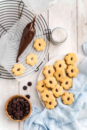 Ciastka – Marguerites – Ciemna czekolada Valrhona i Camargue fleur de sel