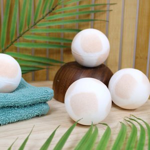 120 GRS bath bomb - coconut scent