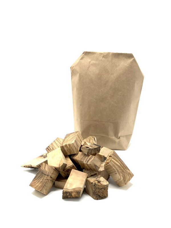 Rookhout voor het roken van olijven, hier 1 kg brokken of houten blokken