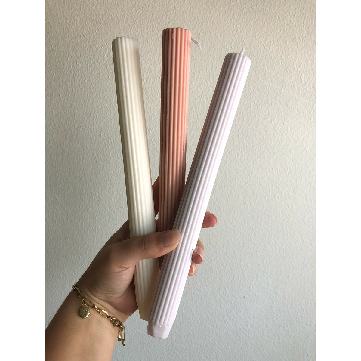 Ribbed dinner candle