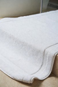 Schlichter Badezimmerteppich