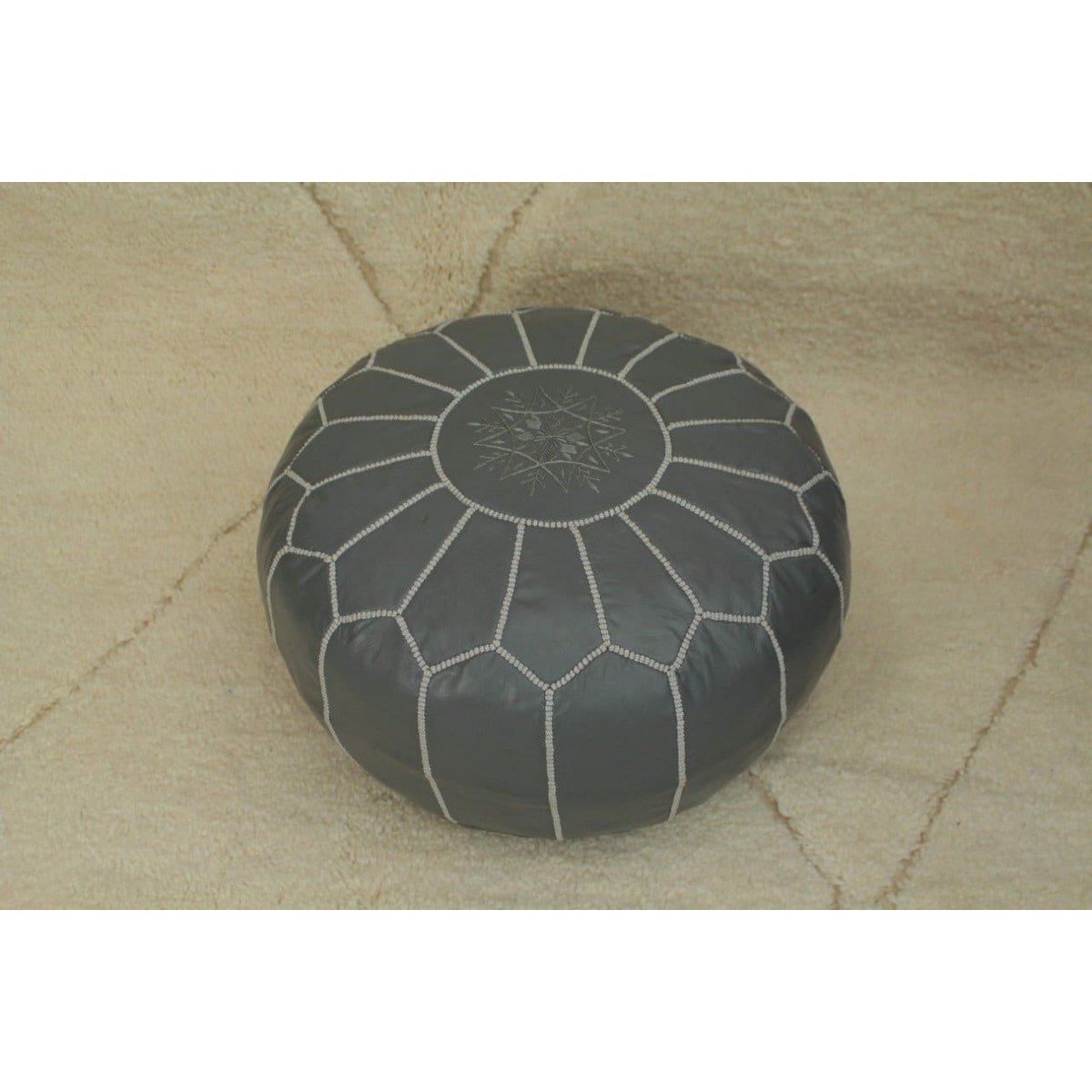 Pouf marocchino in pelle grigia