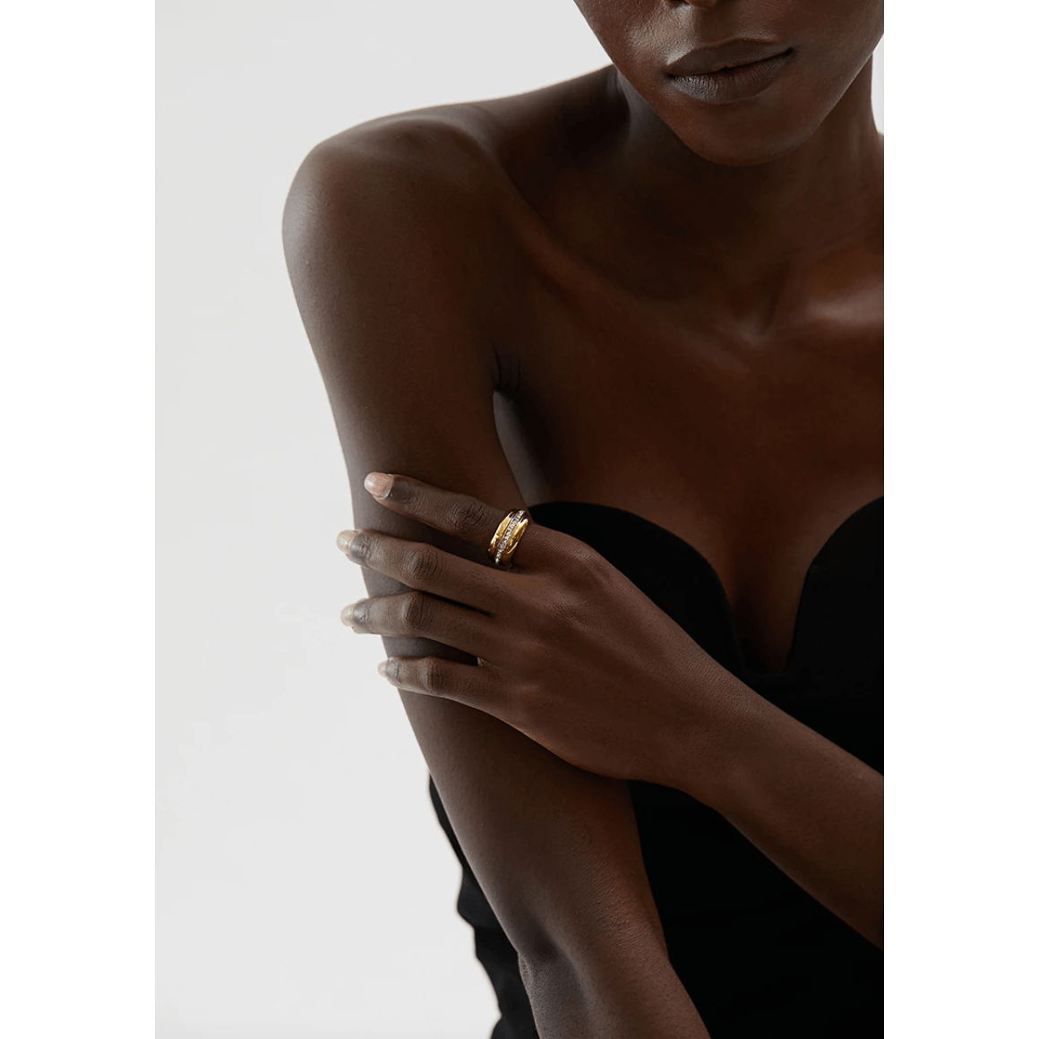Romane - Wide Crystal Plain Gold Band